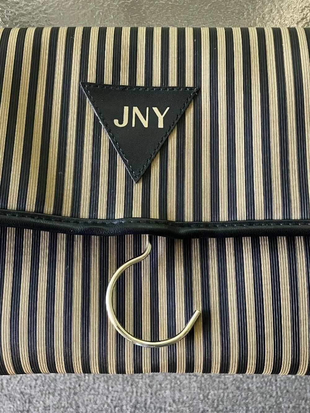 Jones New York VINTAGE 1990s hanging toiletry/cosmetic travel bag